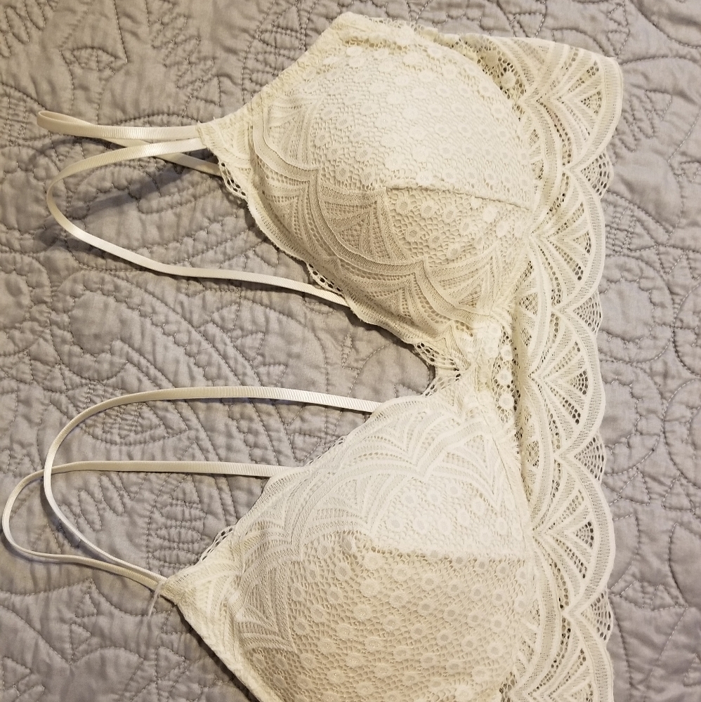NWOT Auden Wireless Lace Bralette